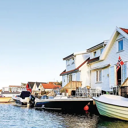 Two-bedroom Holiday In Flekkeroy * Ytre Skålevik