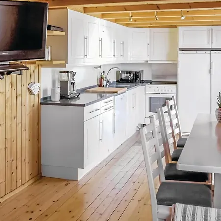 Holiday home Two-bedroom Holiday In Flekkeroy *
